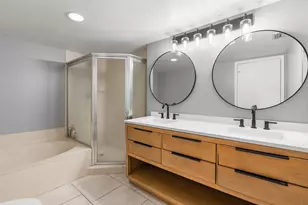 110 Half Moon Cir, Hypoluxo, FL 33462 - Photo 12