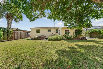2105 Worthington Road, West Palm Beach, FL 33409 - Photo 4