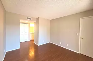 1524 SE Royal Green Cir, Port Saint Lucie, FL 34952 - Photo 18
