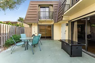 707 7th Ct, Palm Beach Gardens, FL 33410 - Photo 4