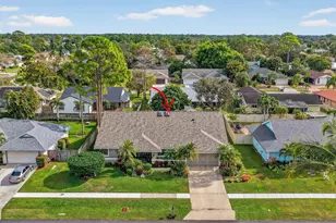 560 Juniper Pl, Wellington, FL 33414 - Photo 64