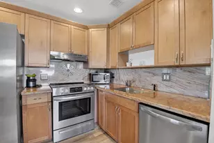 170 Valencia H, Delray Beach, FL 33446 - Photo 8