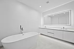 220 Lake Shore Dr, Lake Park, FL 33403 - Photo 10