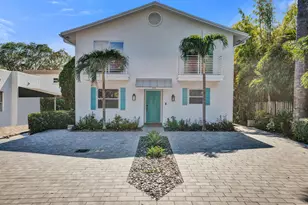 218 NE 10th St, Delray Beach, FL 33444 - Photo 2