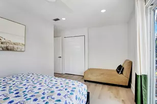 218 NE 10th St, Delray Beach, FL 33444 - Photo 22