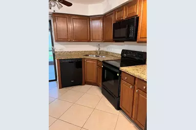 208 Wimbledon Lake Drive #208, Plantation, FL 33324 - Photo 4