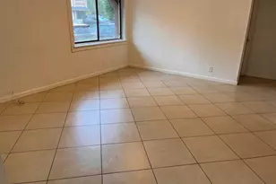 208 Wimbledon Lake Dr, Plantation, FL 33324 - Photo 2