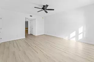 2640 Lake Shore Dr, Riviera Beach, FL 33404 - Photo 22