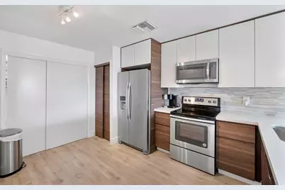 7508 La Paz Boulevard #304, Boca Raton, FL 33433 - Photo 8