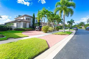 1811 Waldorf Dr, Royal Palm Beach, FL 33411 - Photo 4