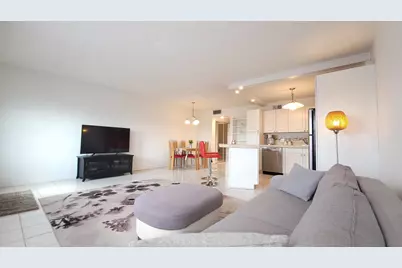 405 Southampton A, West Palm Beach, FL 33417 - Photo 2
