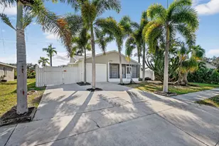 10698 Misty Ln, Royal Palm Beach, FL 33411 - Photo 2