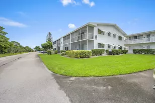 312 Sheffield M, West Palm Beach, FL 33417 - Photo 2