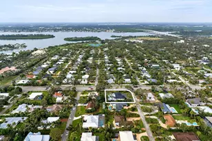 706 Flamevine Ln, Vero Beach, FL 32963 - Photo 16