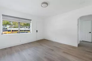 323 NW 21st Ave, Miami, FL 33125 - Photo 6