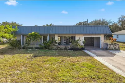 898 SE Evergreen Terrace, Port Saint Lucie, FL 34983 - Photo 2