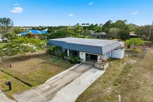 898 SE Evergreen Terrace, Port Saint Lucie, FL 34983 - Photo 36