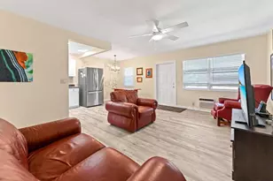 142 Norwich F, West Palm Beach, FL 33417 - Photo 4