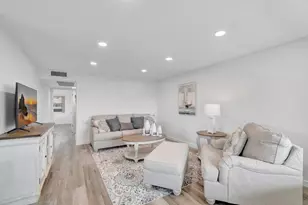 229 Chatham K, West Palm Beach, FL 33417 - Photo 8