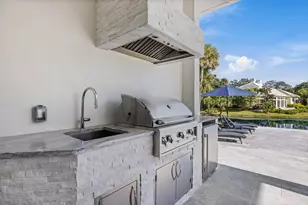 201 Shores Dr, Vero Beach, FL 32963 - Photo 16
