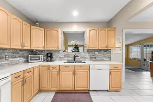 305 Henthorne Dr, Palm Springs, FL 33461 - Photo 16