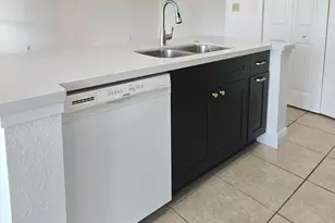 977 Riverside Dr, Coral Springs, FL 33071 - Photo 8