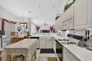 1940 S Club Dr, Wellington, FL 33414 - Photo 14