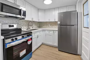 2213 NE 1st Ct, Boynton Beach, FL 33435 - Photo 1