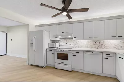 5900 Camino Del Sol #304, Boca Raton, FL 33433 - Photo 4