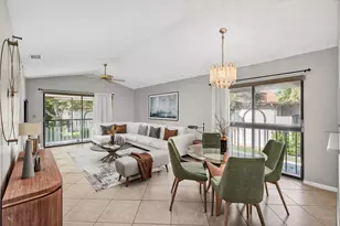 400 Club Cir, Boca Raton, FL 33487 - Photo 12