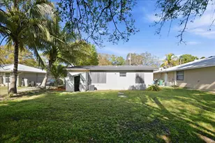 1813 Edgevale Rd, Fort Pierce, FL 34982 - Photo 10