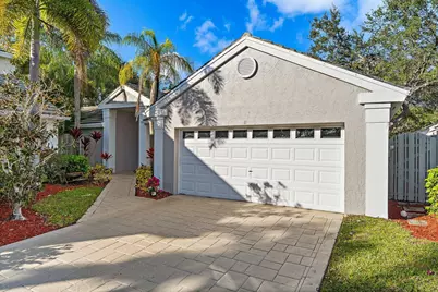 11 Admirals Court, Palm Beach Gardens, FL 33418 - Photo 1