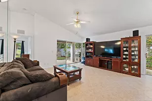 11 Admirals Ct, Palm Beach Gardens, FL 33418 - Photo 6