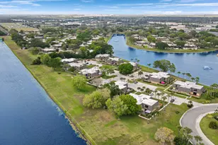 2404 24th Way, West Palm Beach, FL 33407 - Photo 2