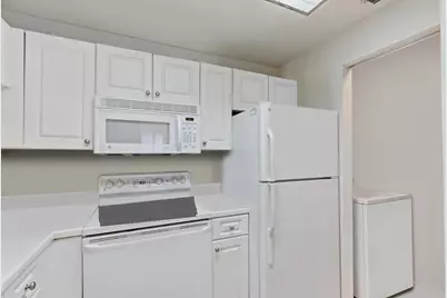 2806 Veronia Drive #301, Palm Beach Gardens, FL 33410 - Photo 10