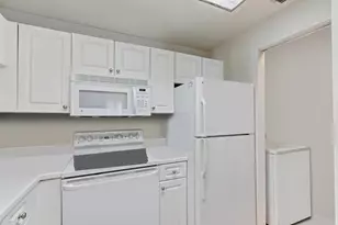 2806 Veronia Dr, Palm Beach Gardens, FL 33410 - Photo 10