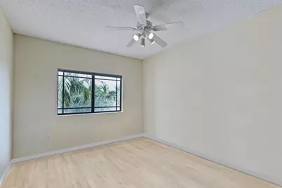 2806 Veronia Drive #301, Palm Beach Gardens, FL 33410 - Photo 12