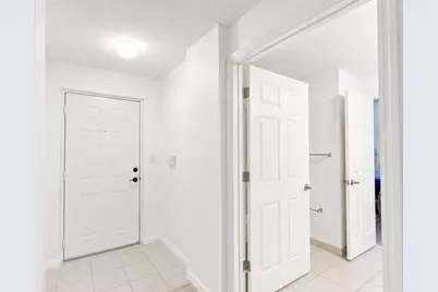 2806 Veronia Drive #301, Palm Beach Gardens, FL 33410 - Photo 4