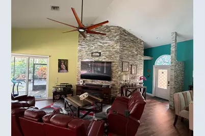 9050 Cypress Hollow Drive, Palm Beach Gardens, FL 33418 - Photo 6