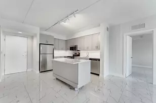 250 W Hidden Valley Blvd, Boca Raton, FL 33487 - Photo 2