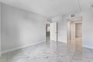 250 W Hidden Valley Blvd, Boca Raton, FL 33487 - Photo 6