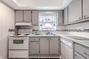 2995 Crosley Dr W, West Palm Beach, FL 33415 - Photo 8