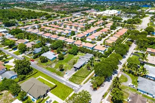 3650 SE 2nd Ct, Boynton Beach, FL 33435 - Photo 2