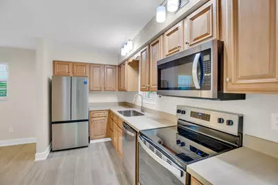2333 Indian River Boulevard #108, Vero Beach, FL 32960 - Photo 10