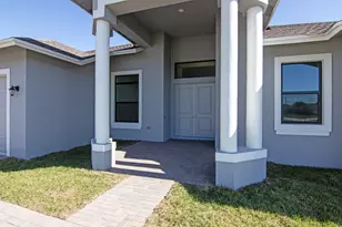 4689 SW Tacoma St, Port Saint Lucie, FL 34953 - Photo 2