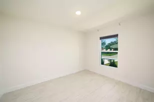 1381 SE Bayharbor St, Port Saint Lucie, FL 34983 - Photo 16