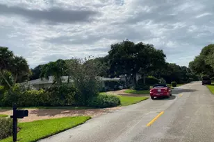 956 Tulip Ln, Vero Beach, FL 32963 - Photo 40