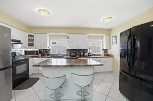 564 NW 55th St, Boca Raton, FL 33487 - Photo 12