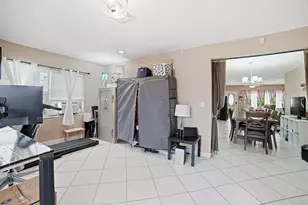 564 NW 55th St, Boca Raton, FL 33487 - Photo 14