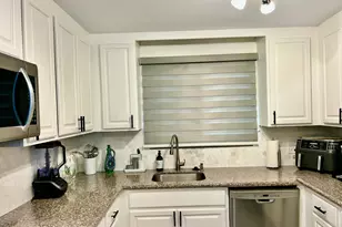 7770 Tahiti Ln, Lake Worth, FL 33467 - Photo 12